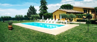 L'ULIVO: apartment within farmhouse just 15 minutes far from Assisi.