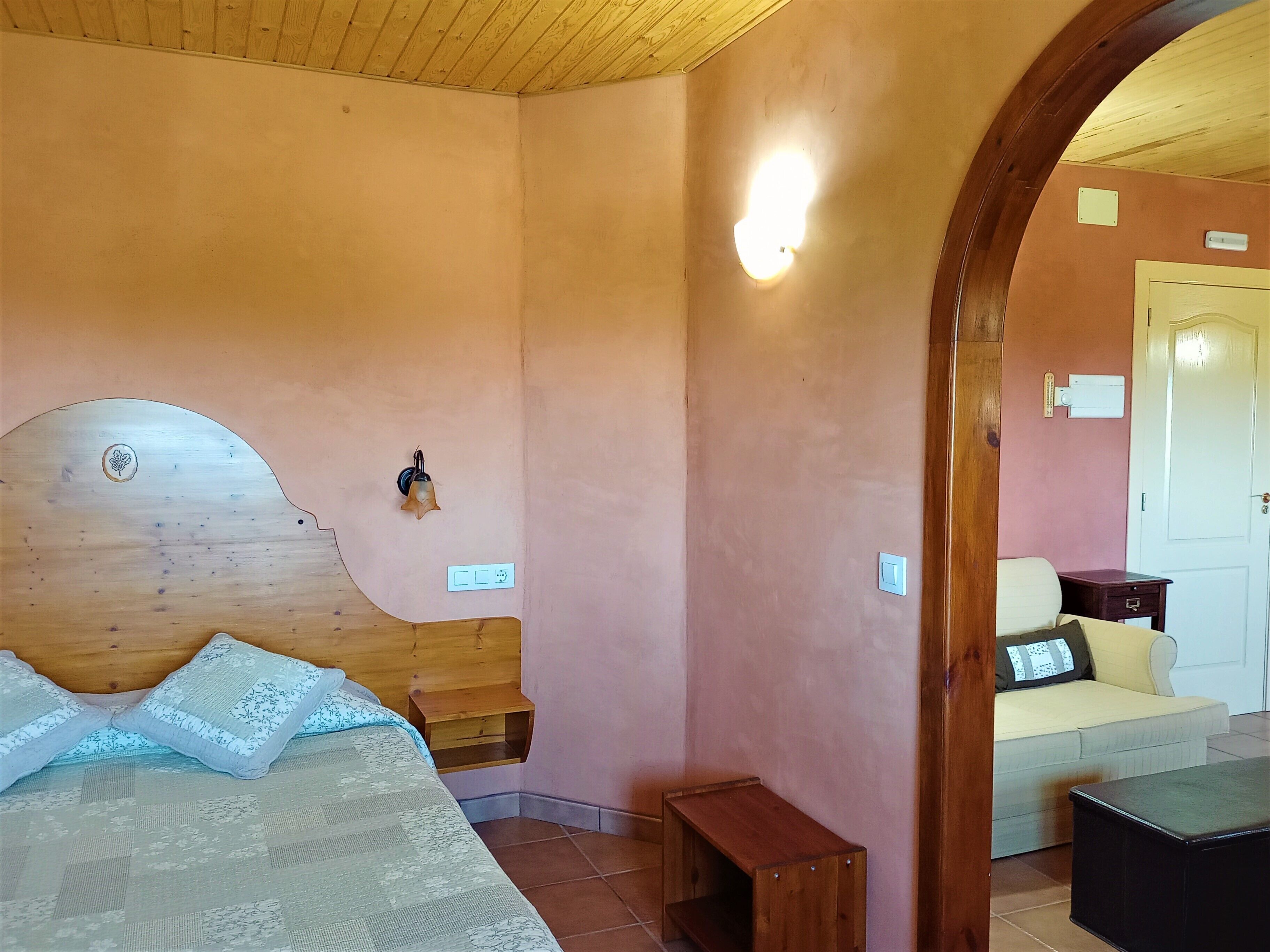 5 chambres, fer et planche à repasser, lit parapluie, Wi-Fi gratuit