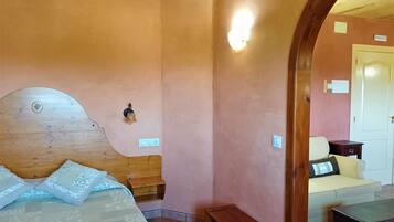 5 chambres, fer et planche à repasser, lit parapluie, Wi-Fi gratuit