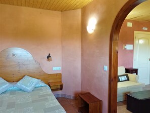5 bedrooms, iron/ironing board, travel cot, free WiFi