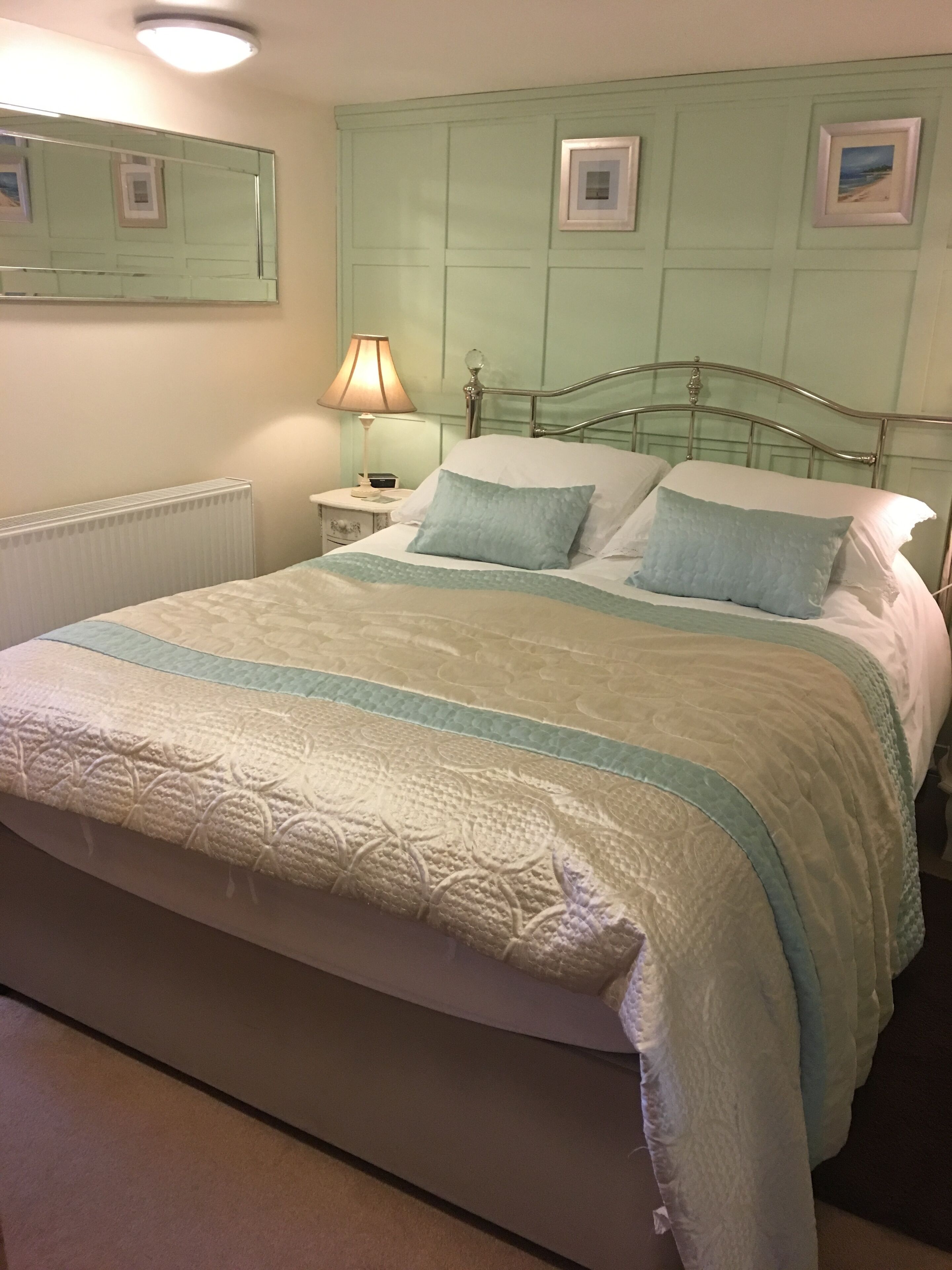 1 chambre, fer et planche à repasser, lit parapluie, Wi-Fi gratuit