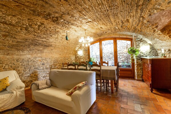 Smart TV, fireplace, table football, books