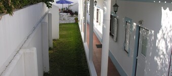 Apartment with backyard, in the old part of the village 5 minutes walk from the beach