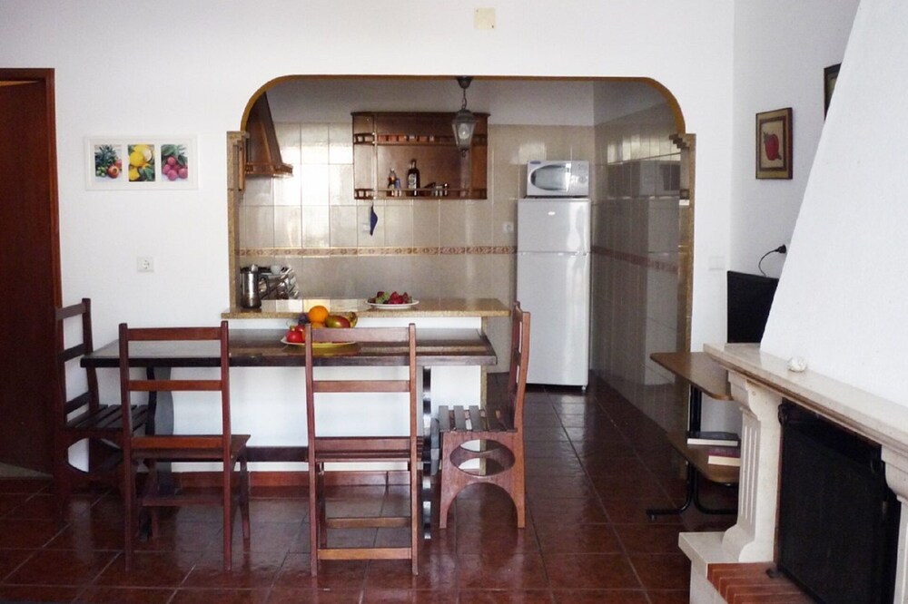 Apartment with backyard, in the old part of the village 5 minutes walk from the beach