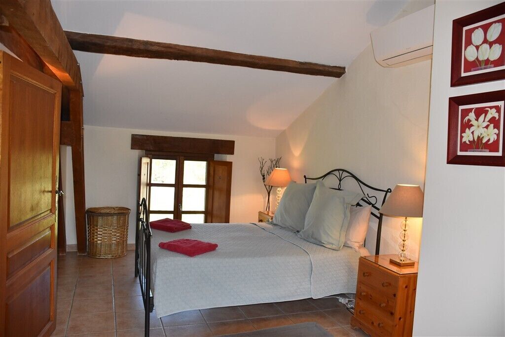 3 chambres, fer et planche à repasser, Wi-Fi gratuit, draps fournis