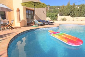 Pool - AMUCHOSOL-Piscina-Wifi y Parking Gratis. (Calpe)