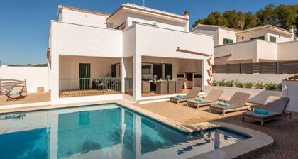 Villa LaCalma - privater Pool, kostenlose AC & Wifi