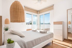 3 chambres, bureau, fer et planche à repasser, Wi-Fi