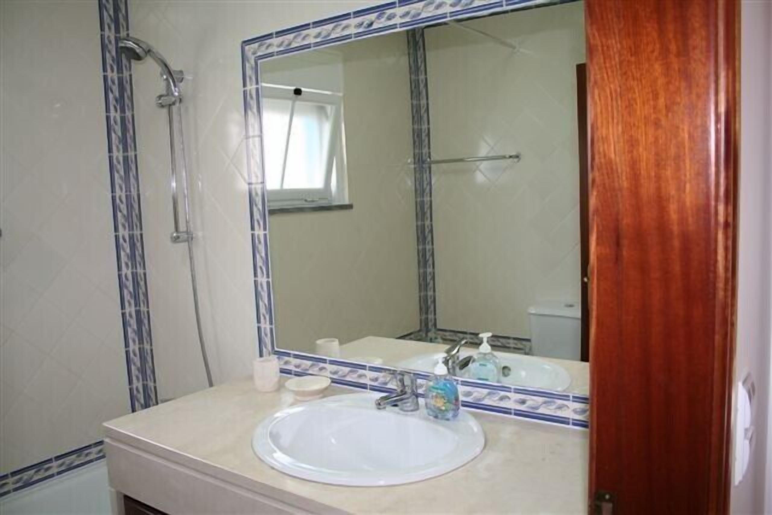 Lovely Silver Coast 2 Bed Apartment with Sea View-Praia D'El Rey