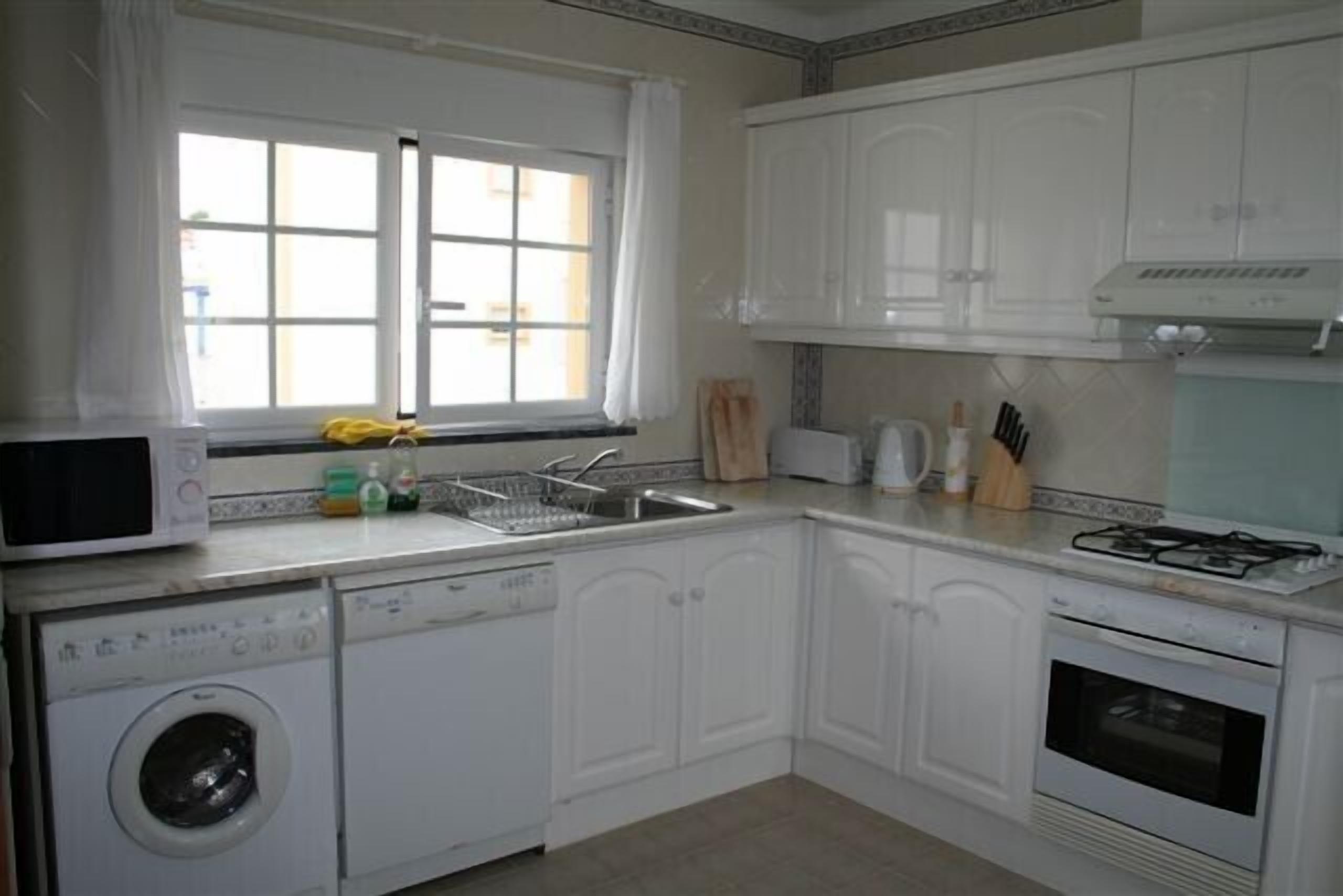 Lovely Silver Coast 2 Bed Apartment with Sea View-Praia D'El Rey