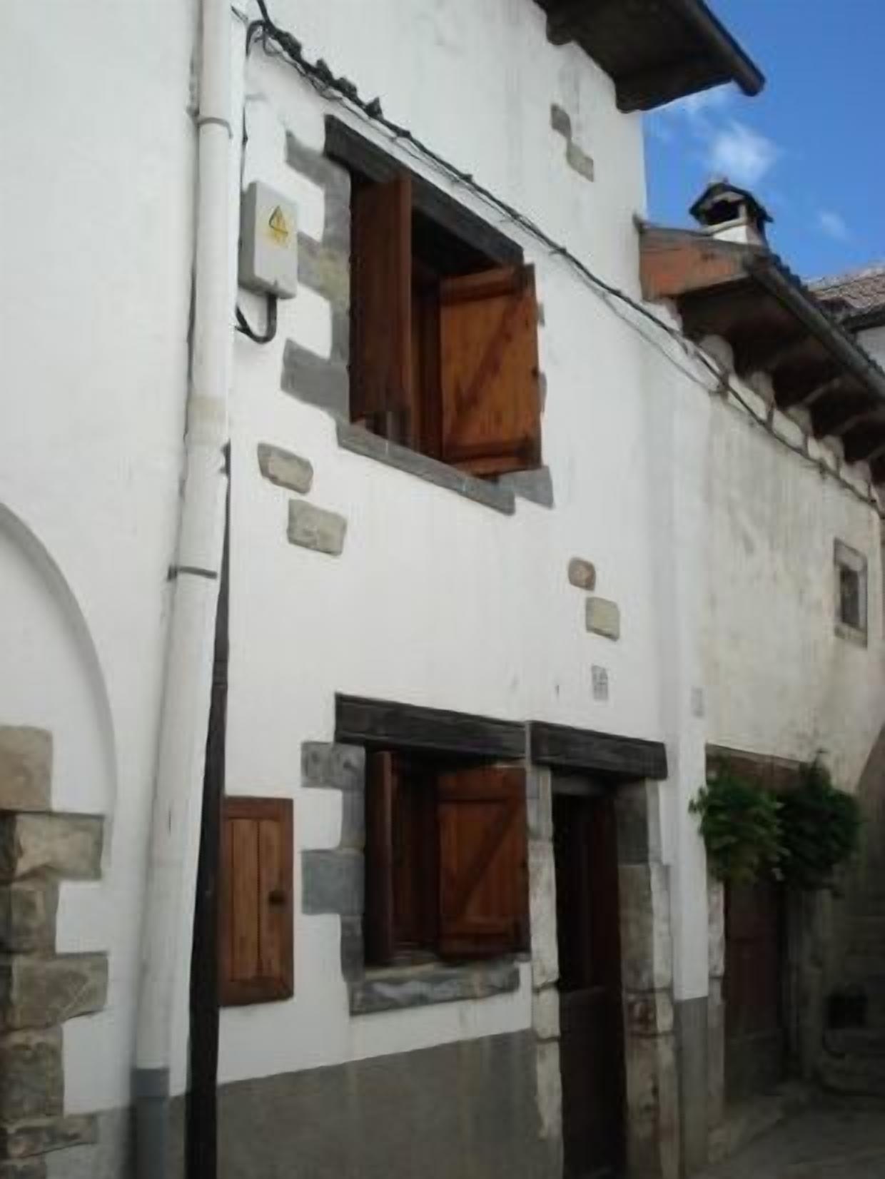 House in Borau Near Astún for 7 people