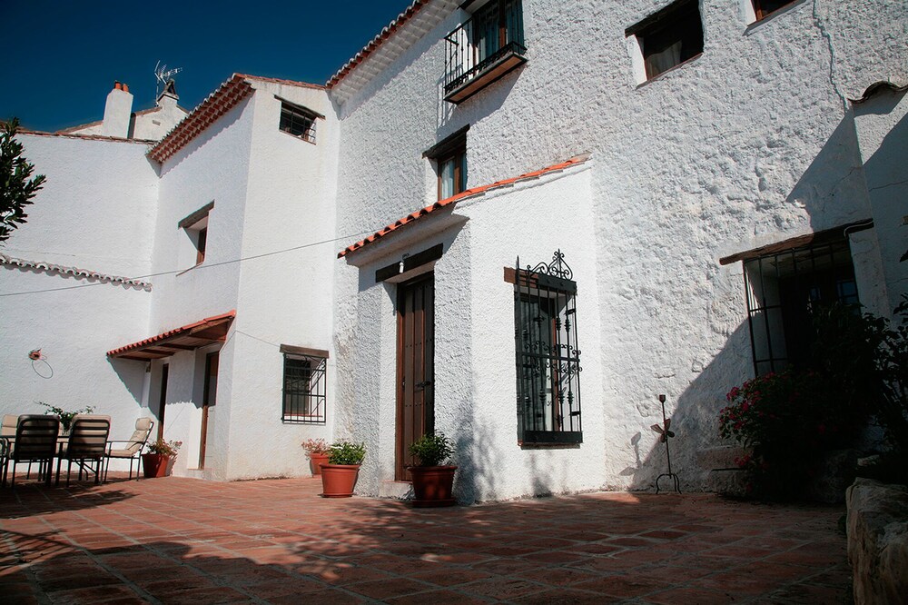 middle house rural house