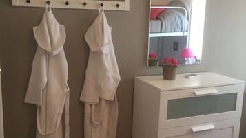 3 Schlafzimmer, Bügeleisen/Bügelbrett, WLAN, Bettwäsche