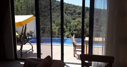 Secluded villa with own indoor & outside pool & mountain view