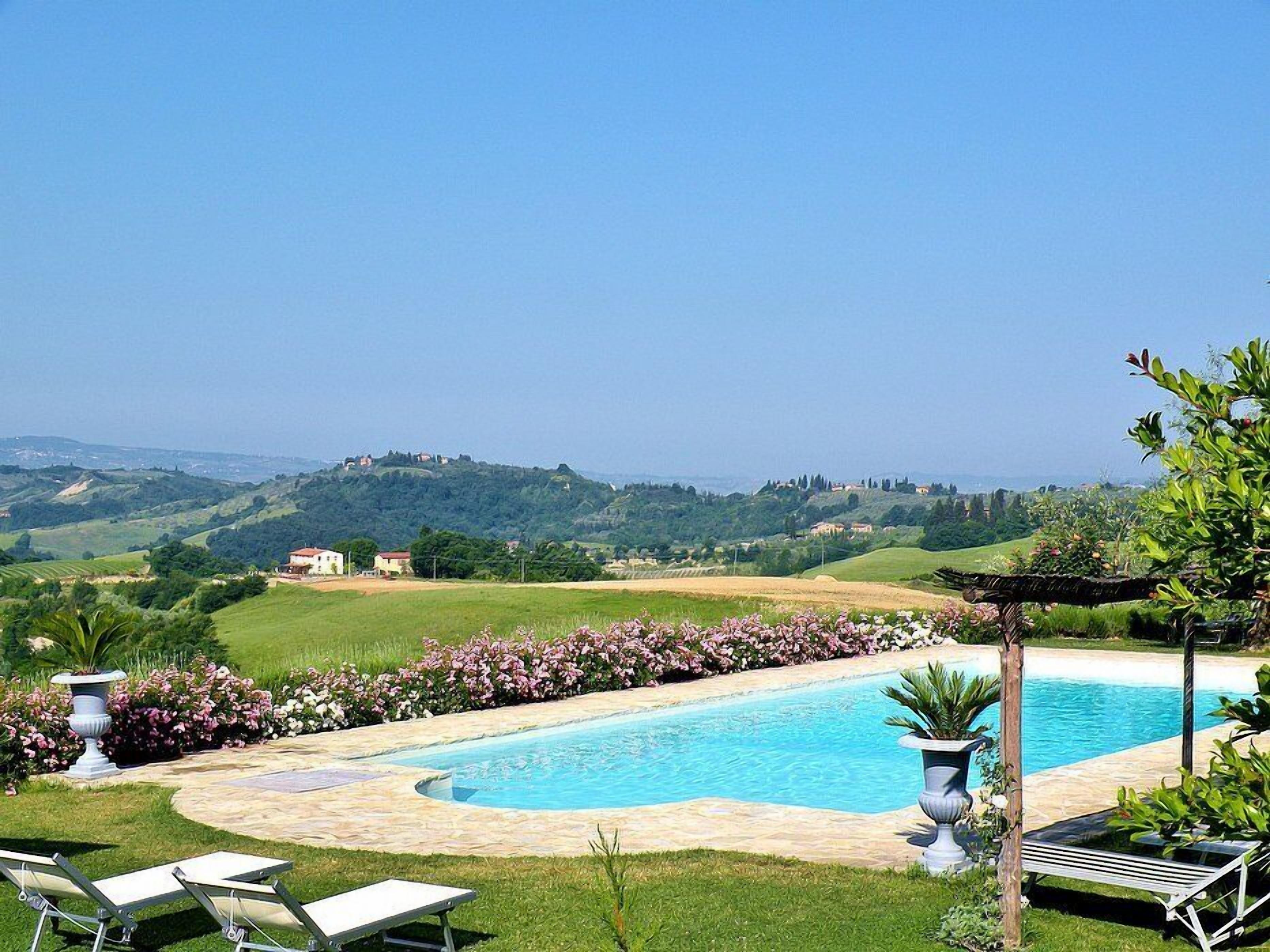 Villa Gilia A: A characteristic and welcoming two-story apartment that is part of a villa surrounded by the greenery, with Free WI-FI.