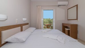 1 chambre, fer et planche à repasser, accès à Internet, literie fournie
