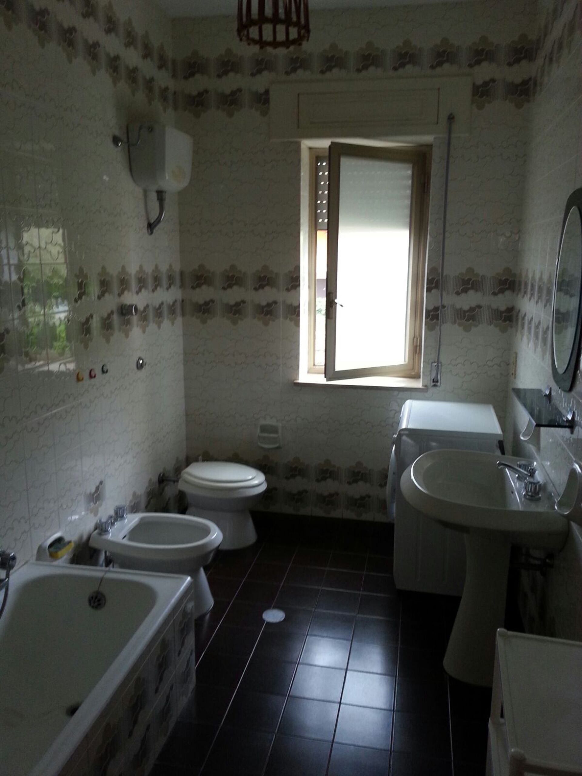 Apartment in Belmonte Marina, bright, with parking space and garden.