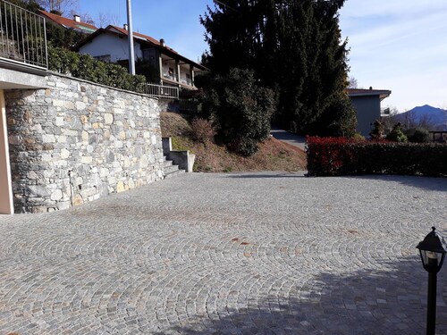 TAVERNETTA LAKE VIEW