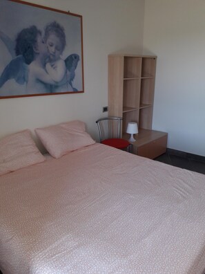 1 chambre, Wi-Fi gratuit, draps fournis