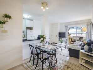 Dining - Beautiful apartment for 4 guests with WIFI, A/C, TV and patio (Alcúdia)