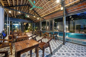 Breakfast, lunch, dinner served; local cuisine  - Tam Coc Luxury Homestay (Hoa Lu)