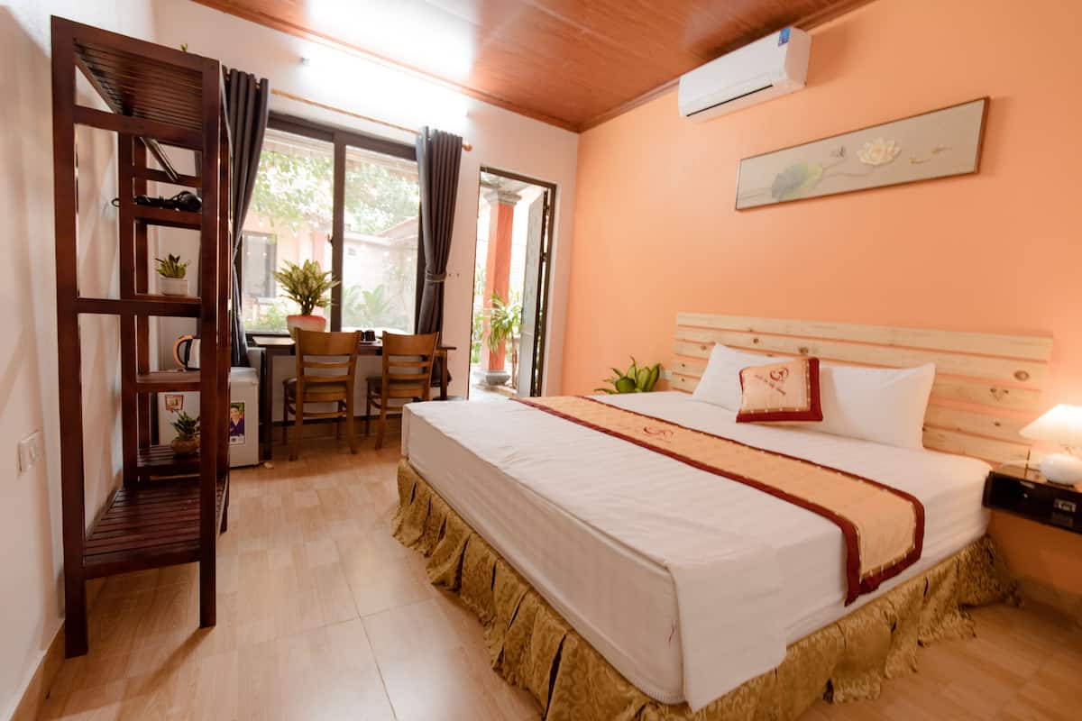 Superior Double Room | Minibar, desk, free WiFi, bed sheets