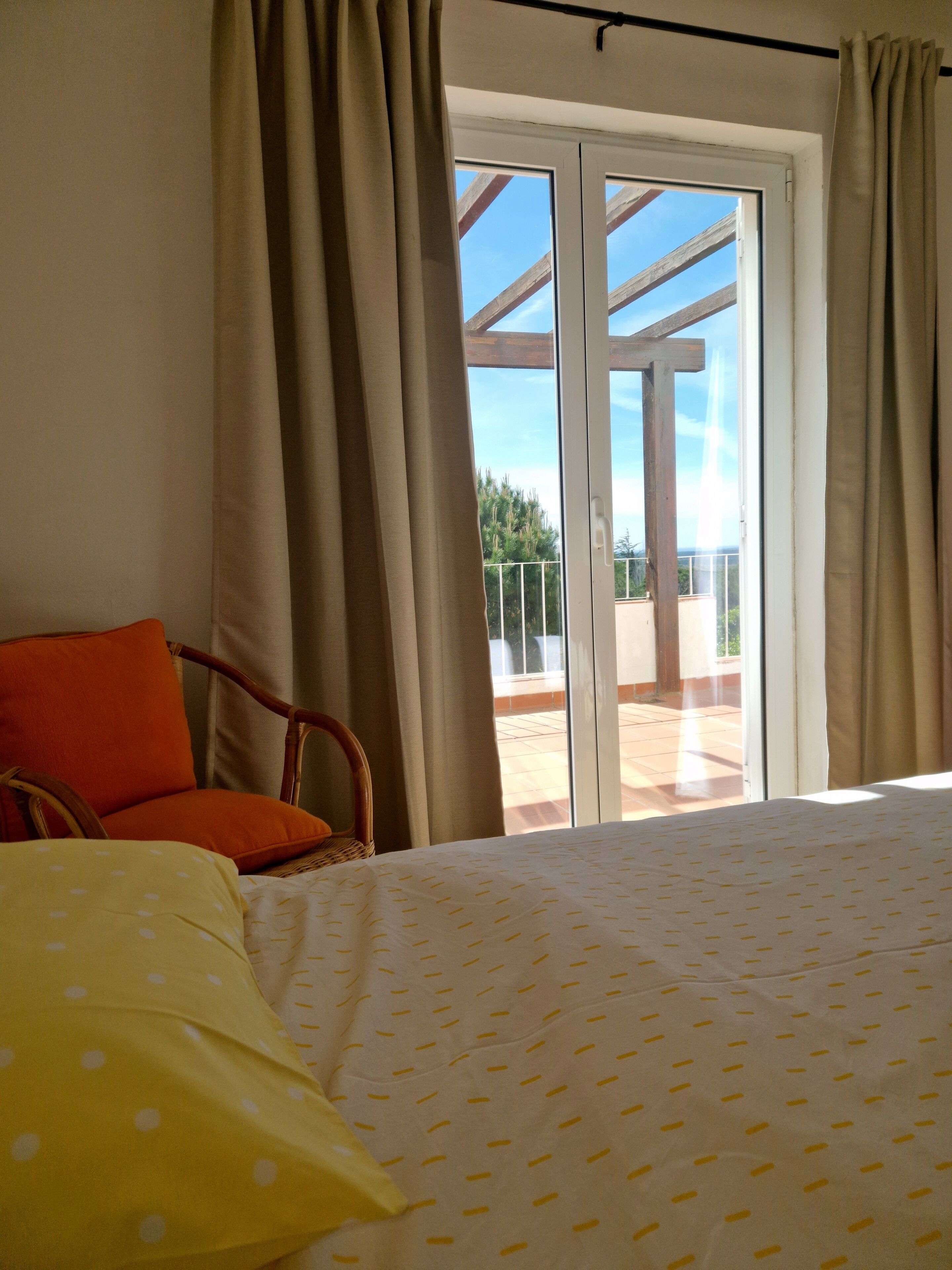 4 bedrooms, desk, iron/ironing board, WiFi