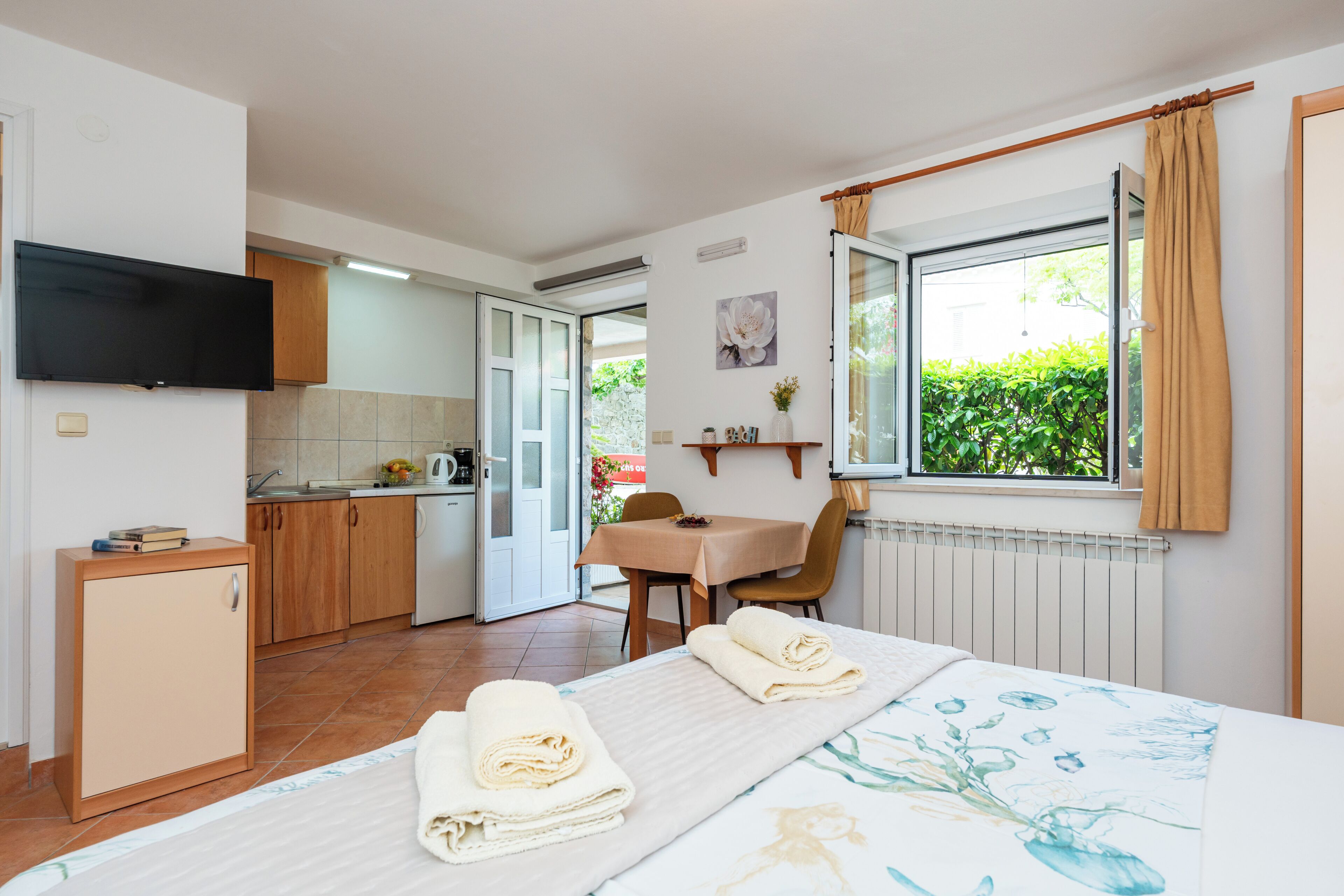 1 bedroom, iron/ironing board, travel crib, free WiFi