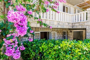Exterior detail - Small and friendly traditional home (Zaton, Dubrovnik)
