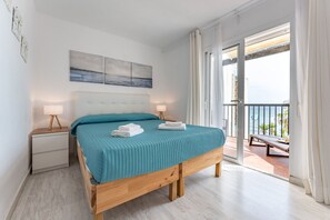 2 bedrooms, in-room safe, iron/ironing board, free WiFi