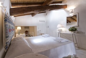 1 غرفة نوم ومكواة/لوح كي وواي فاي وملاءات أسرّة