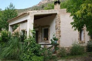 Exterior - Self catering cottage Los Enebros for 4 people (Nerpio)