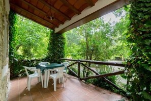 Outdoor dining - Self catering cottage Los Enebros for 4 people (Nerpio)