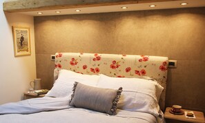 1 chambre, lit parapluie, Wi-Fi gratuit, draps fournis