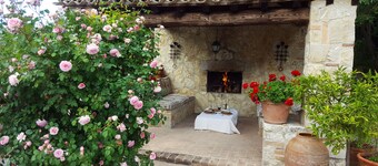 Il Barbacane,nice small house with pool, small doesn’t mean small,but beautiful