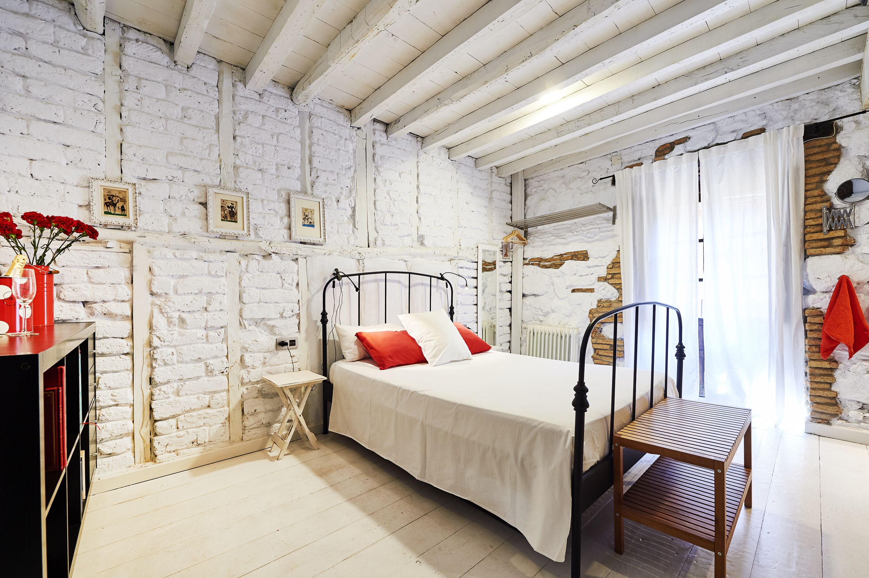 Sauna, 80 m2 garden, 5 rooms with full bathroom, cellar, dining room-kitchen