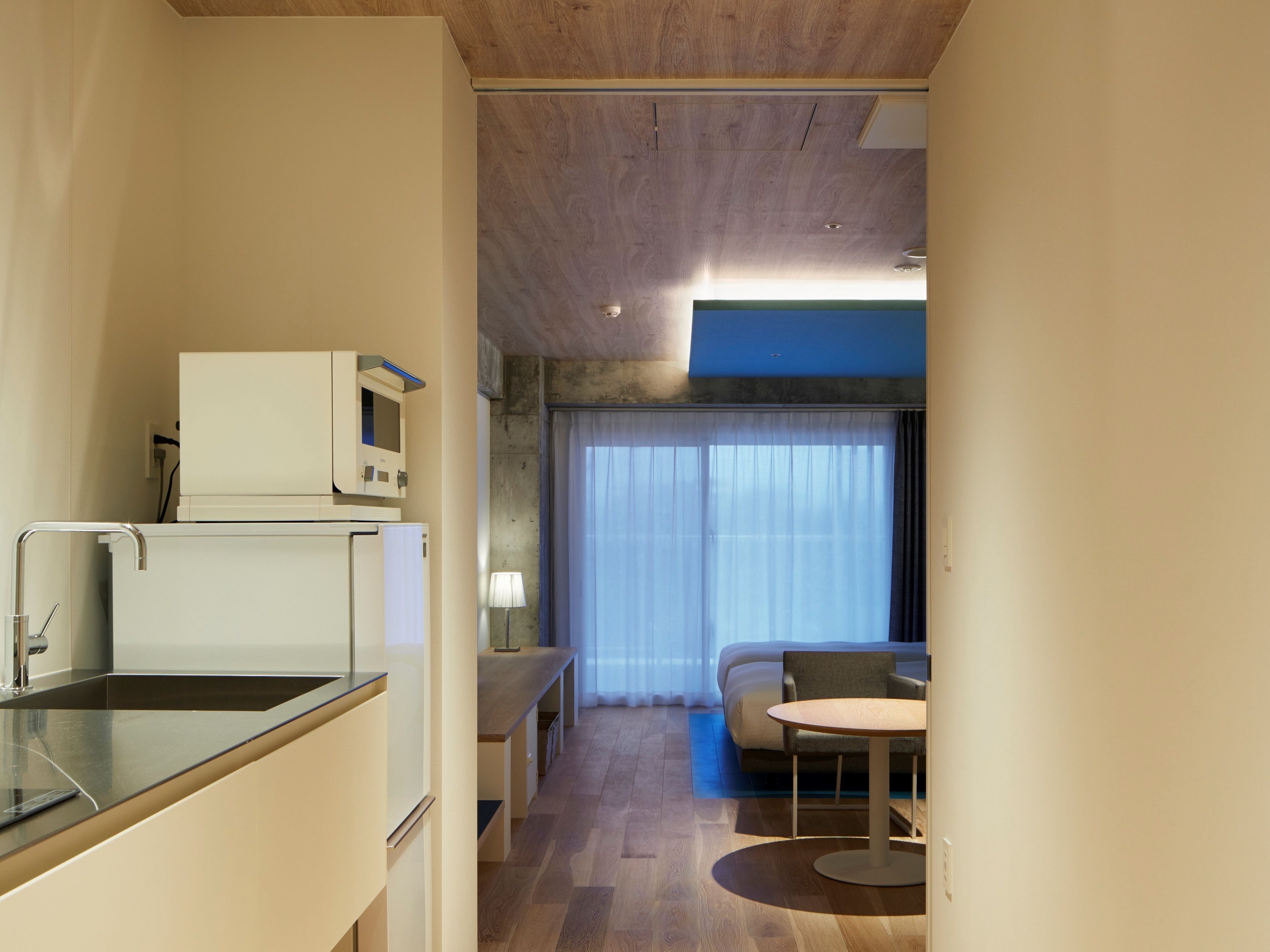 top floor twin, non smoking | private kitchen | fridge, microwave, oven, stovetop