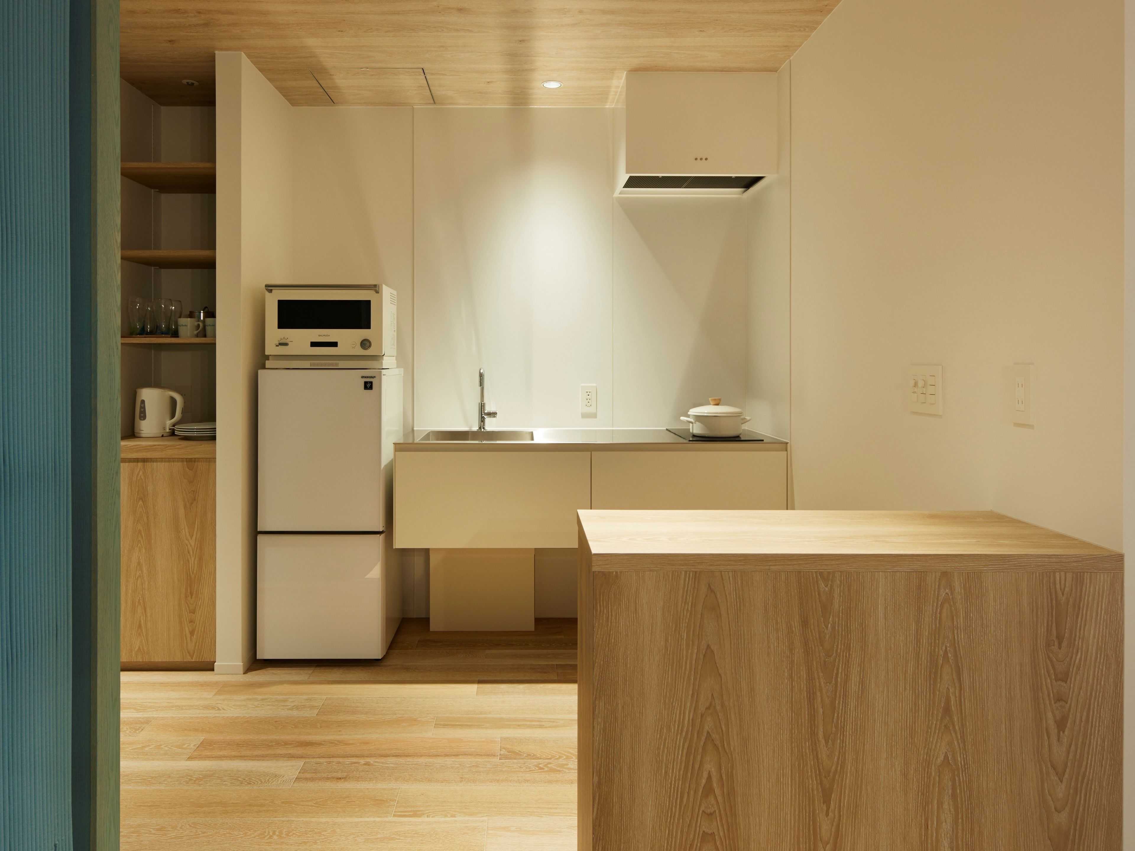 suite, non smoking | private kitchen | fridge, microwave, oven, stovetop