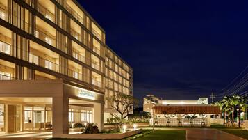 Front of property - evening/night