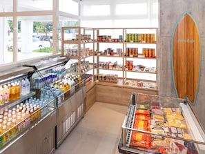Café - Loisir Living Suites Seragaki (Onna)