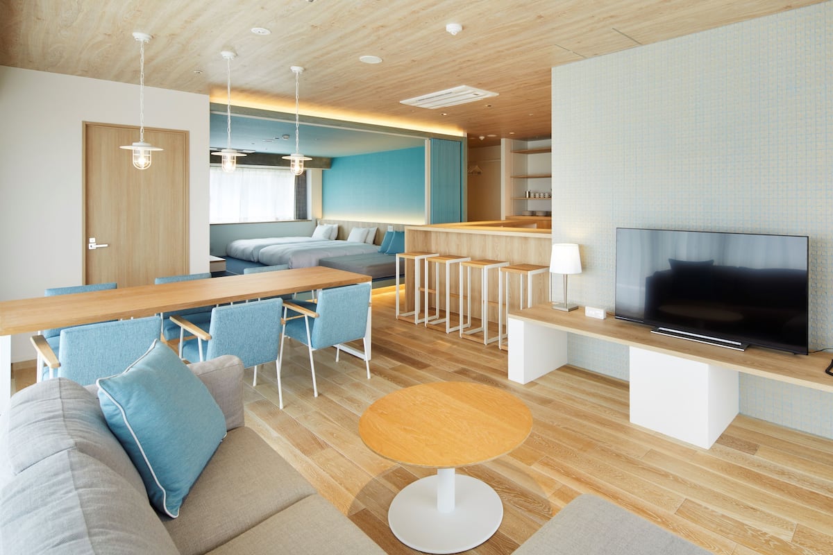 Suite Deluxe, para no fumadores | 1 habitación, caja de seguridad en la habitación y escritorio