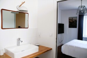 4 camere, ferro/asse da stiro, culla da viaggio, Wi-Fi gratuito