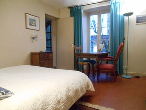 3 bedrooms, iron/ironing board, travel crib, free WiFi - Gîte Suzanne, in Essonne Verte, near Milly la Forêt (Brouy)