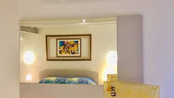 2 Schlafzimmer, Schreibtisch, Bügeleisen/Bügelbrett, Reisekinderbett