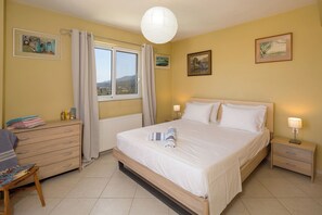 2 bedrooms, in-room safe, iron/ironing board, free WiFi - Kali Tychi - Pool & Sea Views. (Katastari)