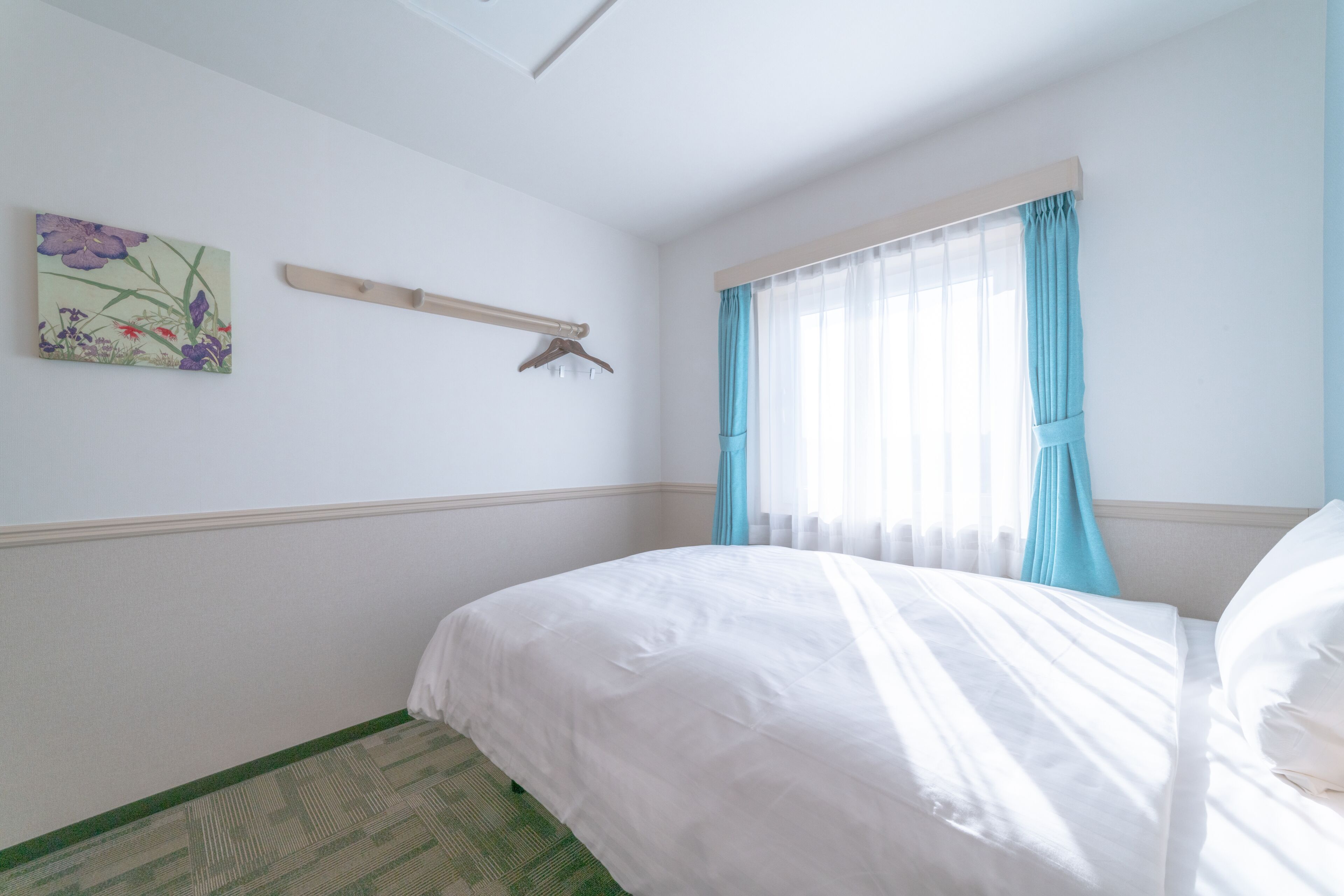 single room, 1 double bed, non smoking | in-room safe, blackout curtains, iron/ironing board, free wifi