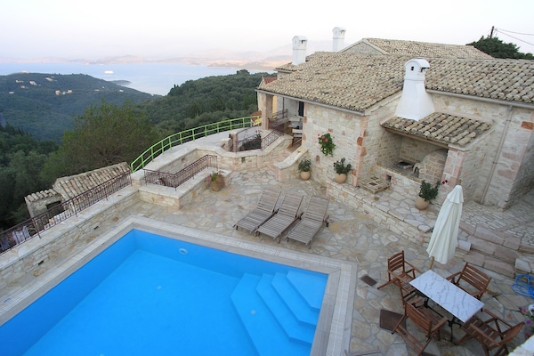 Villa Olympia