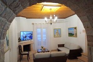 Téléviseur connecté, foyer, lecteur de DVD