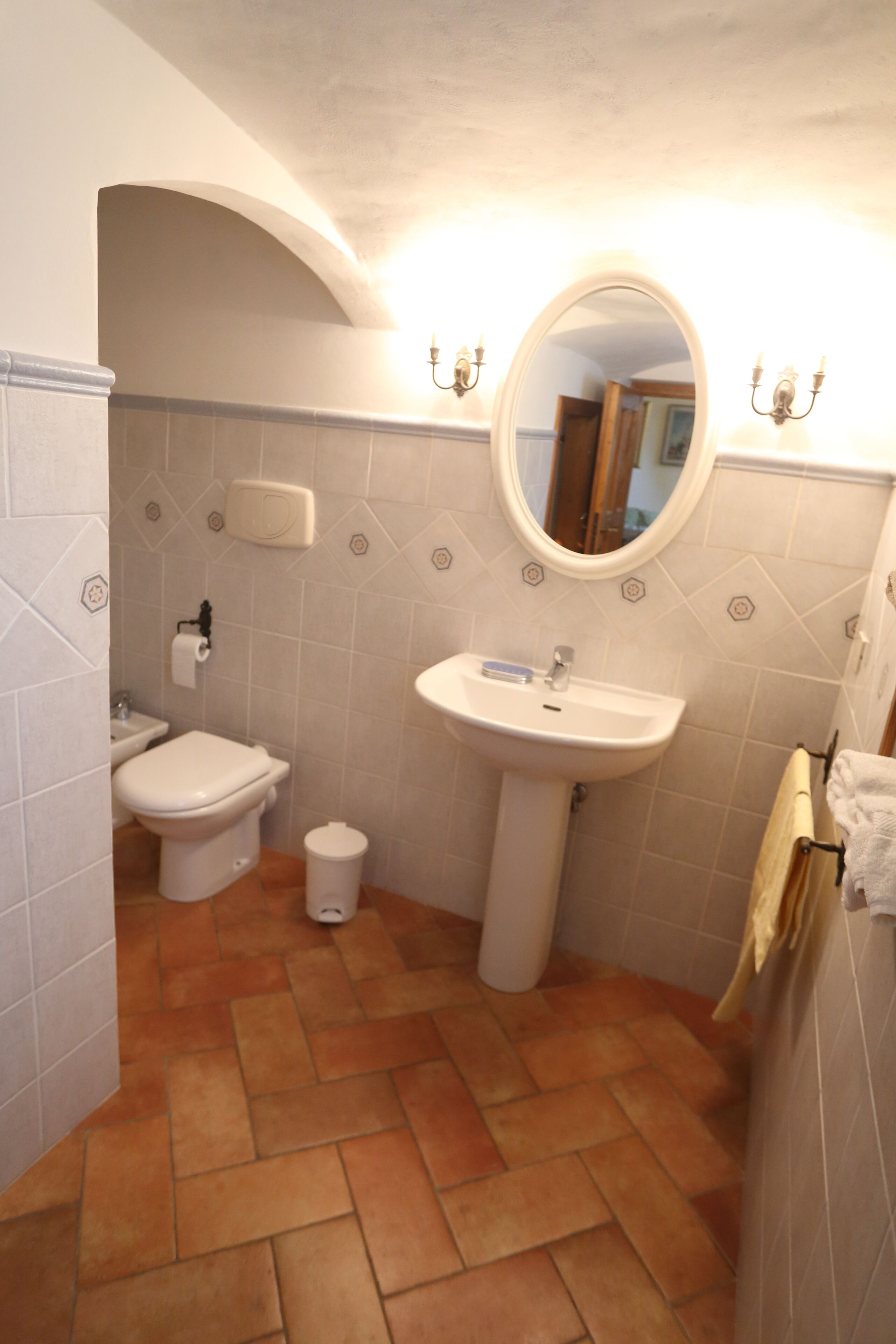 Two-room apartment in an ancient villa with swimming pool located between Lucca and Florence