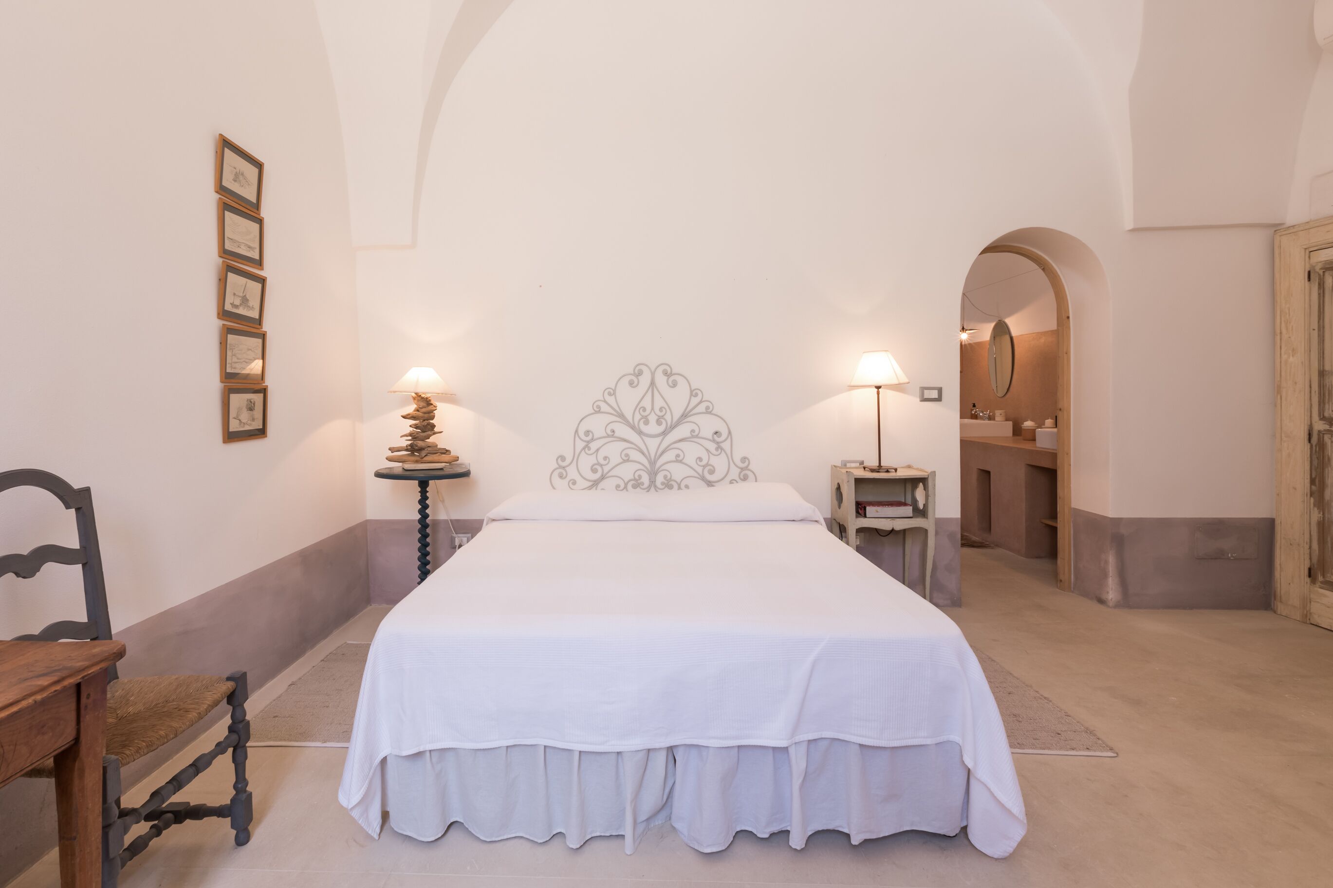 Masseria ideal for families and groups with a pool and garden near Otranto